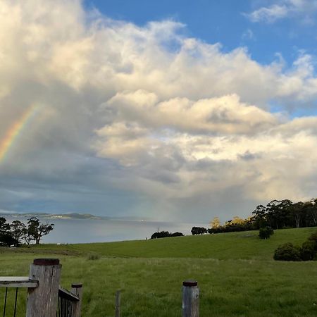 The Woolshed And Farmhouse Blue, Bruny Island Barnes Bay Bagian luar foto